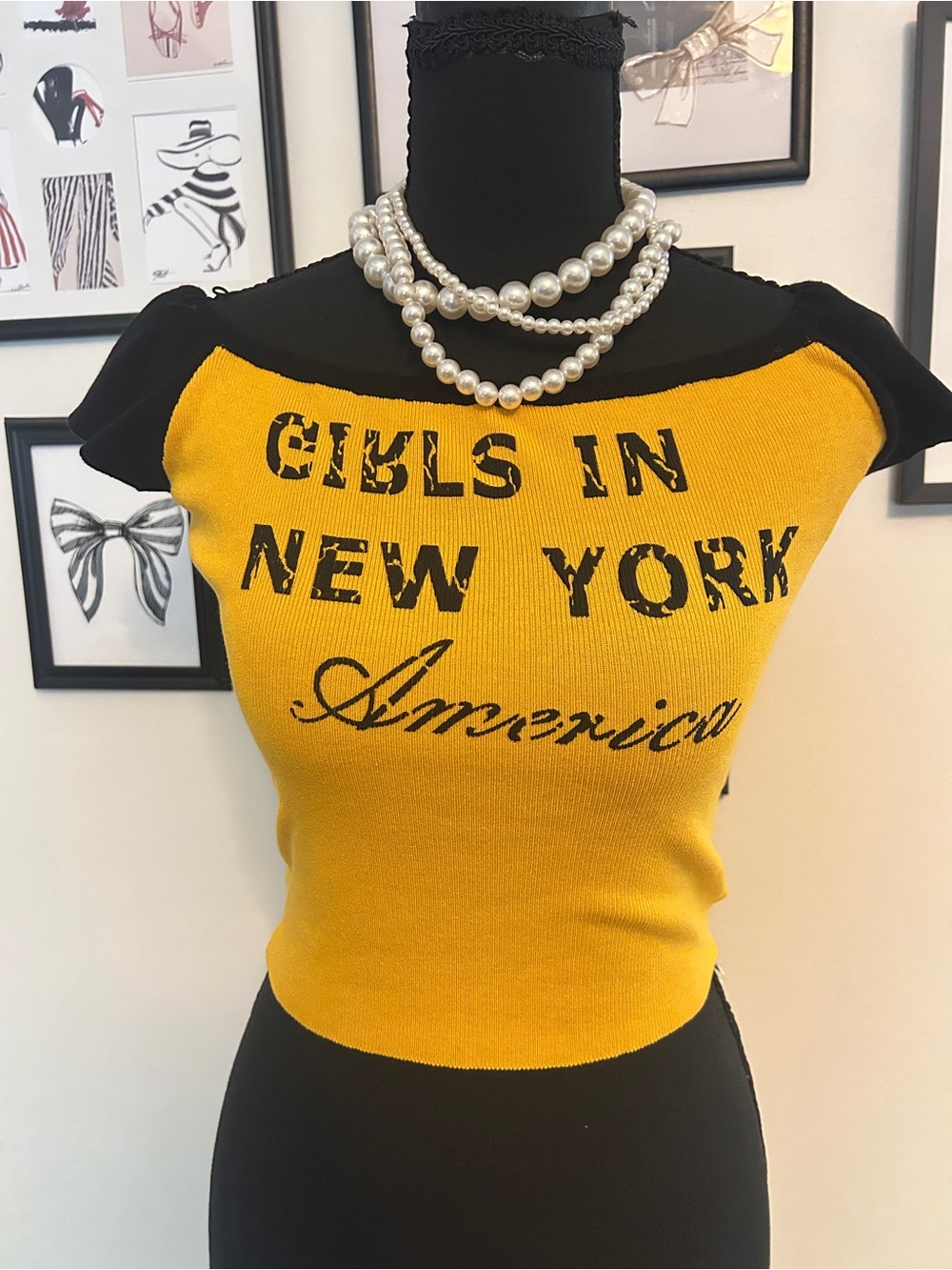 SHEIN Yellow and Black Graphic Knit Crop Top